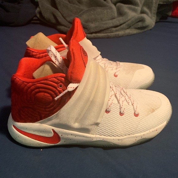 Shoes - Picture 2 of 4